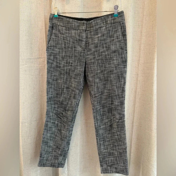 Ann Taylor Pants Size 2 Devin Fit. Black and White pattern. Winter staple pant. - Picture 1 of 7